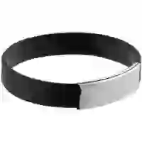 На картинке: Силиконовый браслет Brisky с металлическим шильдом, черный на белом фоне