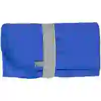 На картинке: Спортивное полотенце Vigo Medium, синее на белом фоне
