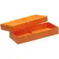 На картинке: Коробка Tackle, оранжевая на белом фоне