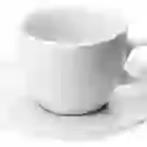 На картинке: Кофейная пара Meran для капучино на белом фоне