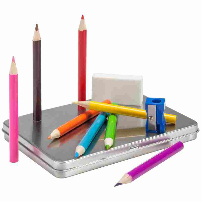 Набор цветных карандашей Tiny на белом фоне