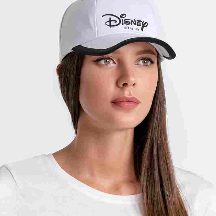 Бейсболка Disney, белая с черным кантом на белом фоне